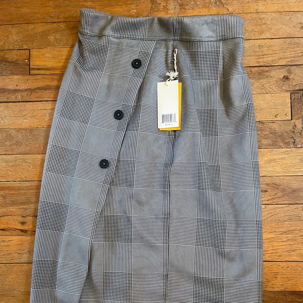 NWT LEZE THE LABEL LAURINA SKIRT—MOVING SALE